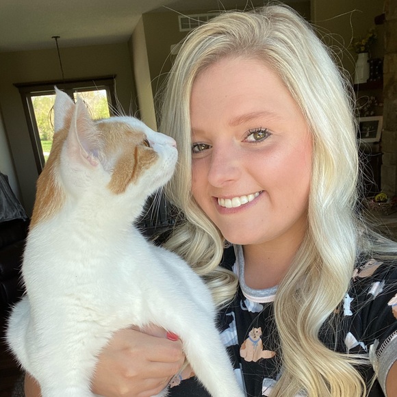 Meet your Posher, Shelby - Picture 2 of 6